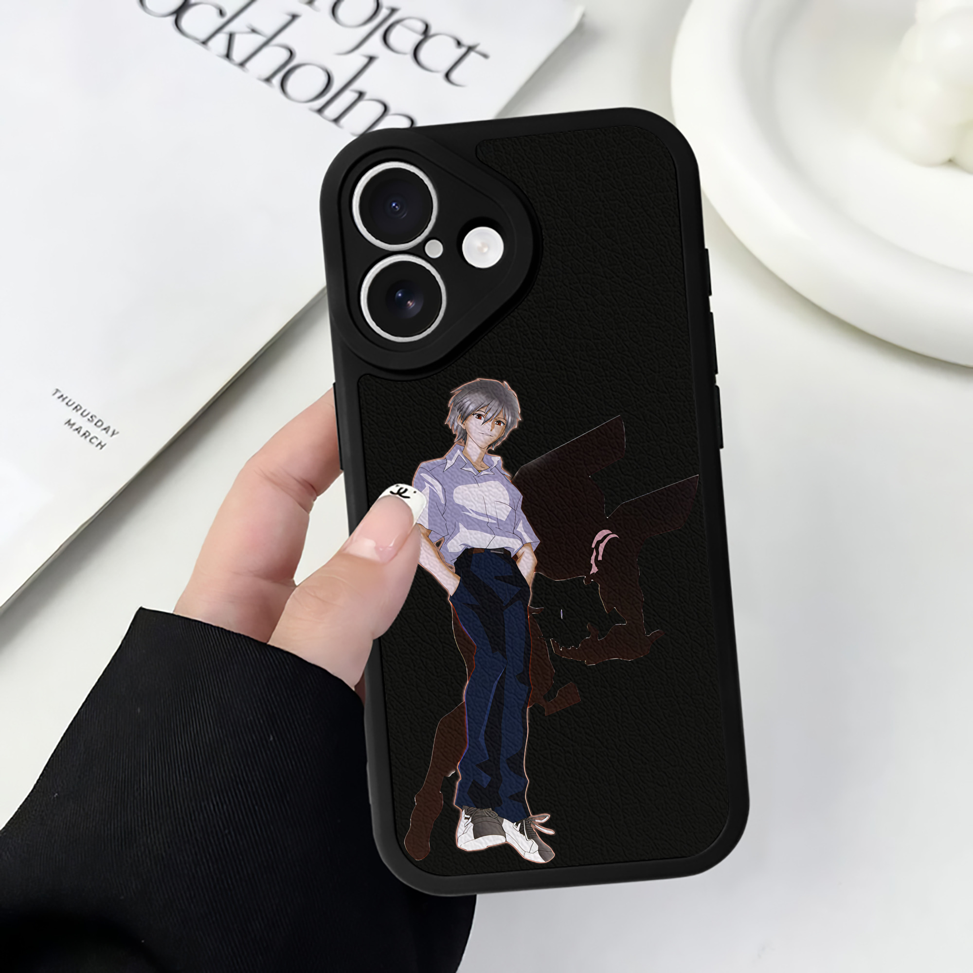 （画像用） EVA 新世紀エヴァンゲリオン 【iPhone 16シリーズ対応】シリコンスマホケース（レザー調） 材質：シリコン